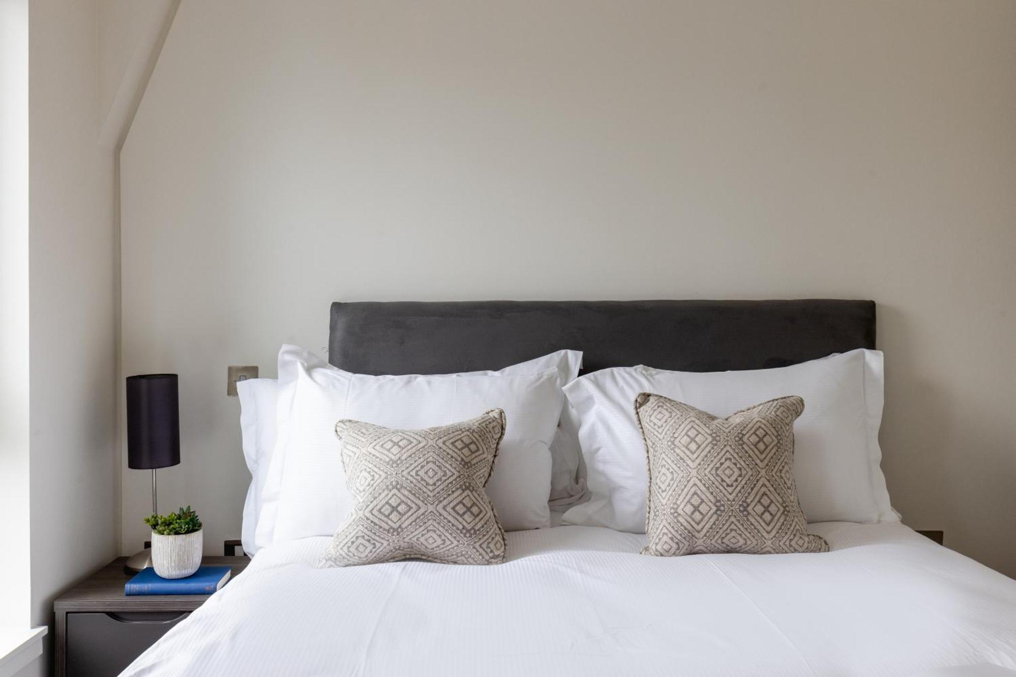 Native Marylebone Lane Apartment London Bagian luar foto